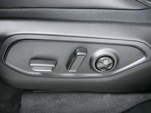 Used 2024 Jeep Grand Cherokee Altitude image 39