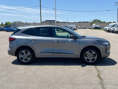 Used 2024 Ford Escape ST-Line w/ Tech Pack #1 AWD/4WD image 9
