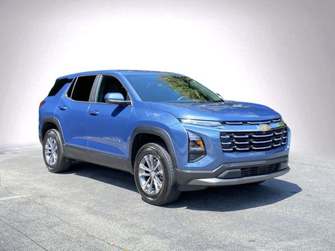 Used 2027 Chevrolet Equinox LT FWD image 2
