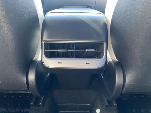 Used 2023 Tesla Model Y Long Range AWD/4WD image 32