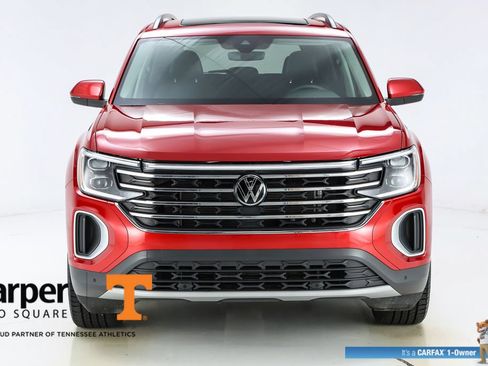 Used 2024 Volkswagen Atlas SE w/ Panoramic Sunroof Package FWD image 16