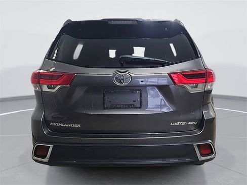 Used 2019 Toyota Highlander Limited image 5