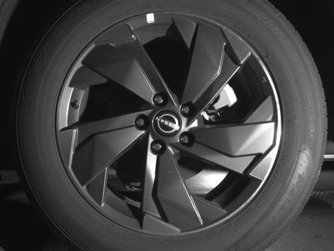 Used 2025 Nissan Rogue SV FWD image 13