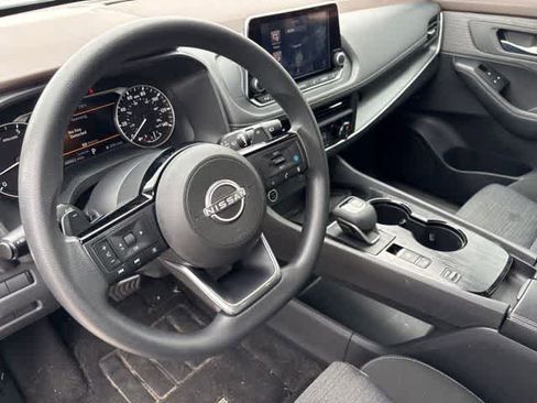 Used 2023 Nissan Rogue SV FWD image 10
