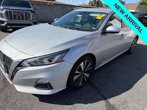 Used 2022 Nissan Altima 2.5 SV FWD image 1