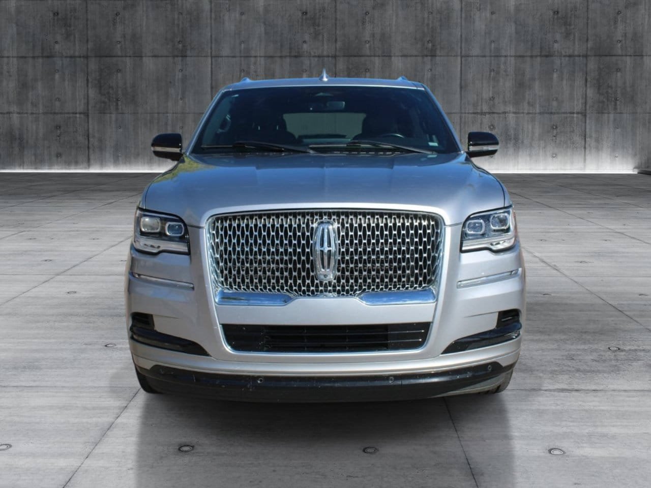 Used 2024 Lincoln Navigator L 4WD image 10