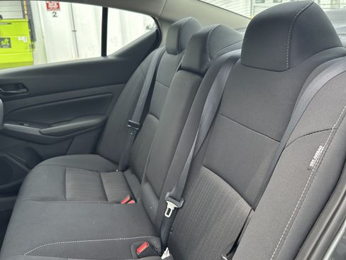 Used 2025 Nissan Altima 2.5 SV FWD image 32