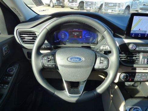 Used 2022 Ford Escape SEL w/ Technology Package image 19