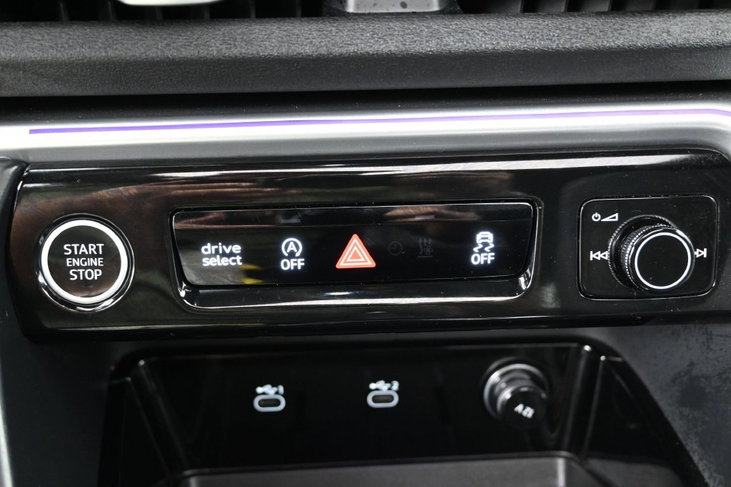Used 2025 Audi Q5 Premium w/ Convenience Package AWD/4WD image 26