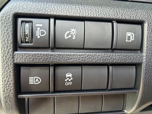 Used 2025 Toyota 4Runner SR5 AWD/4WD image 18
