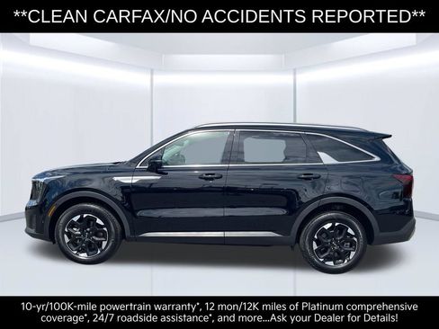 Certified 2025 Kia Sorento S w/ Panoramic Sunroof Package AWD/4WD image 2
