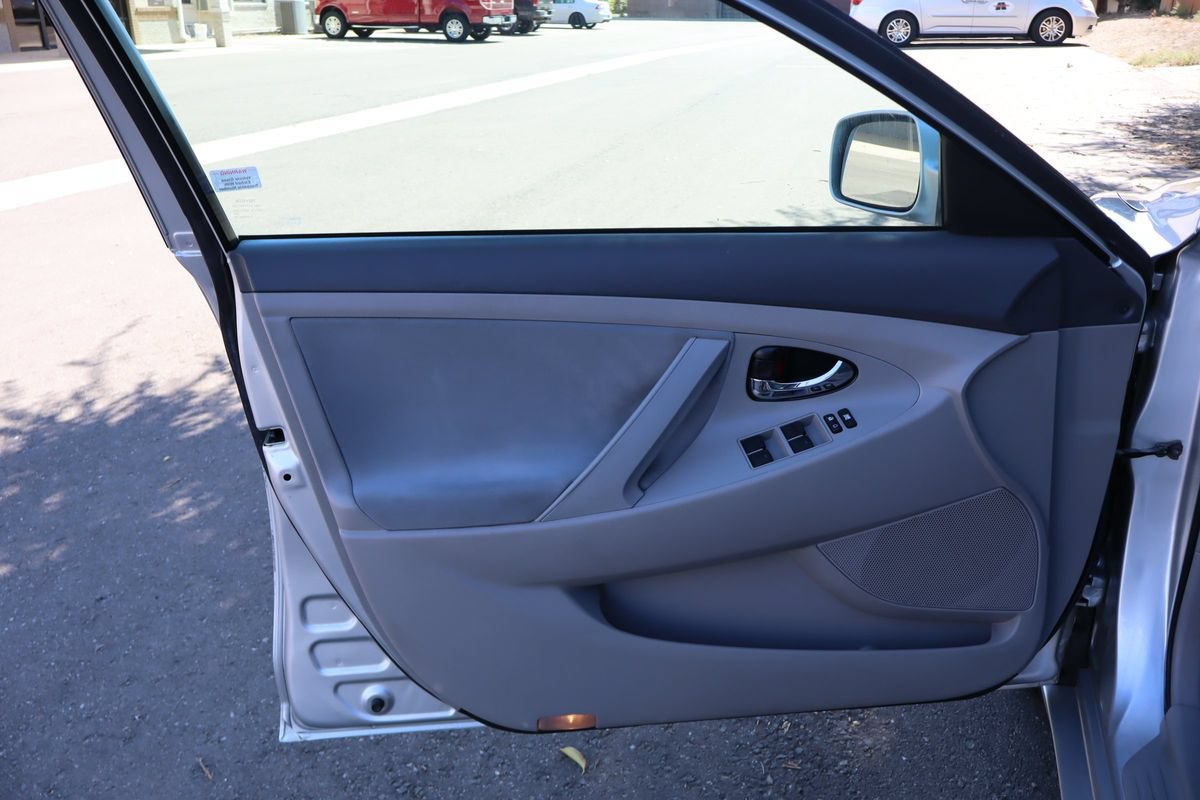 Used 2010 Toyota Camry FWD image 23