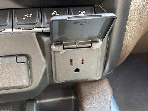 Used 2022 GMC Sierra 3500 Denali w/ Denali Ultimate Package image 26