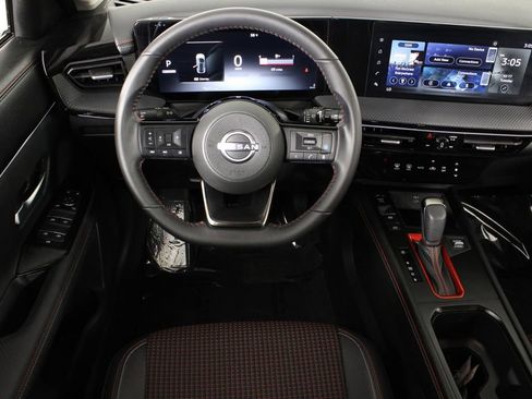 Certified 2025 Nissan Kicks SR image 7