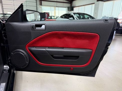 Used 2006 Ford Mustang GT RWD image 13