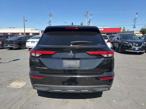 Used 2022 Mitsubishi Outlander ES AWD/4WD image 6