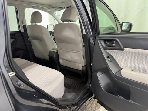 Used 2017 Subaru Forester 2.5i Premium image 31
