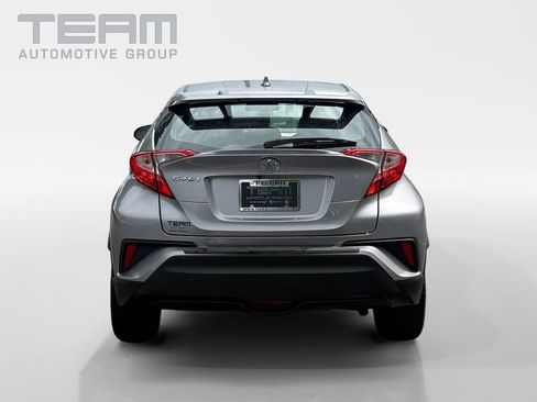 Used 2018 Toyota C-HR XLE FWD image 6