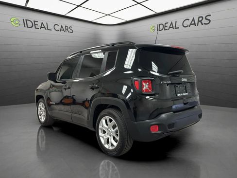 Used 2018 Jeep Renegade Latitude w/ Popular Equipment Group FWD image 3