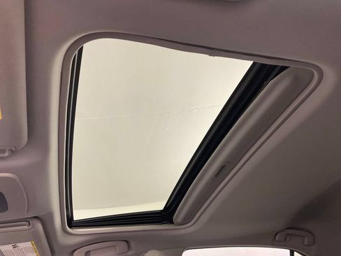 Used 2018 Toyota Camry SE w/ Moonroof Package FWD image 20