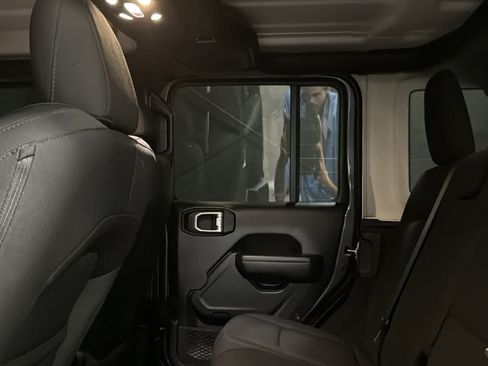 Used 2022 Jeep Wrangler Unlimited Sport AWD/4WD image 26