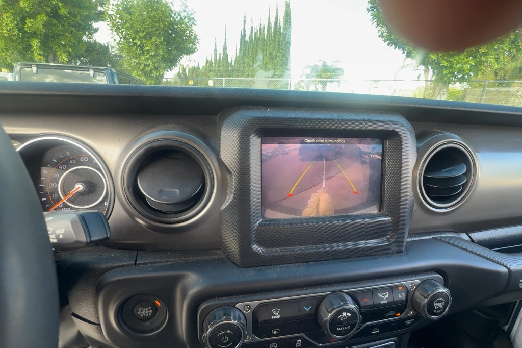 Used 2023 Jeep Wrangler Sport AWD/4WD image 17