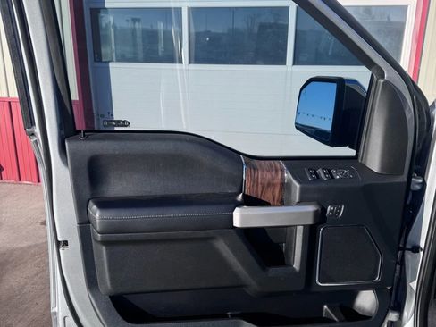 Used 2020 Ford F150 Lariat image 4