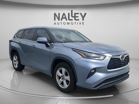 Used 2021 Toyota Highlander LE image 4