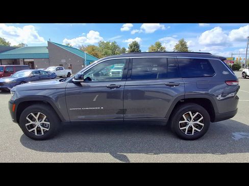 Used 2025 Jeep Grand Cherokee L Limited AWD/4WD image 5