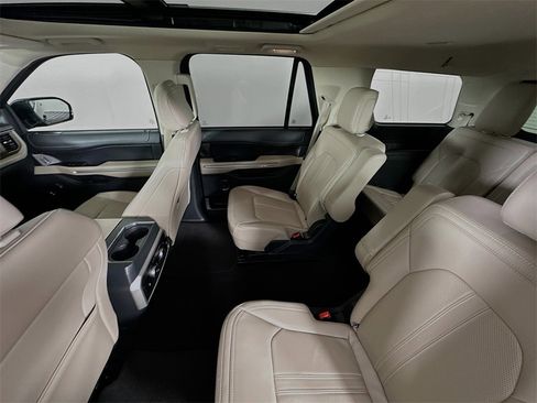 Used 2024 Ford Expedition Limited image 24