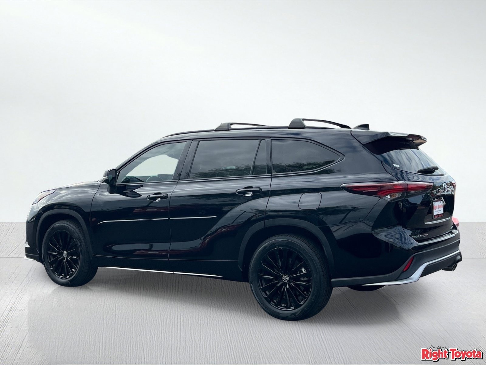 Used 2024 Toyota Highlander XSE AWD/4WD image 4