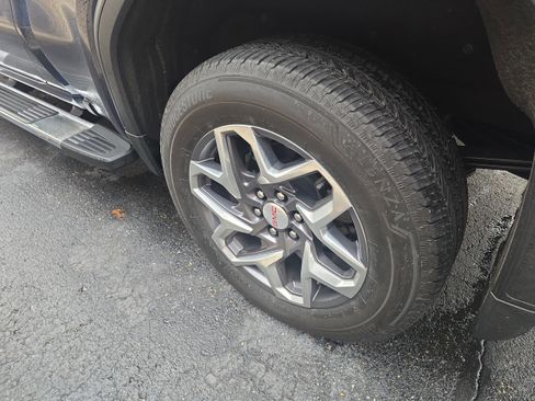 Used 2022 GMC Sierra 1500 SLT w/ SLT Convenience Package image 11