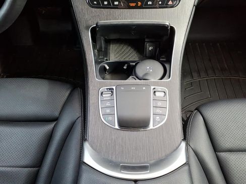 Used 2021 Mercedes-Benz GLC 300 4MATIC image 26