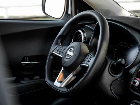 Used 2024 Nissan Kicks SV image 24