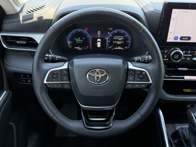 Used 2025 Toyota Highlander Platinum AWD/4WD image 12