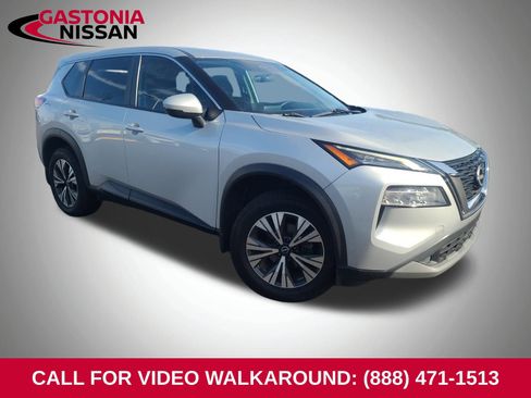 Used 2022 Nissan Rogue SV image 1