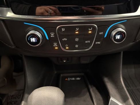 Certified 2023 Chevrolet Traverse LT image 20