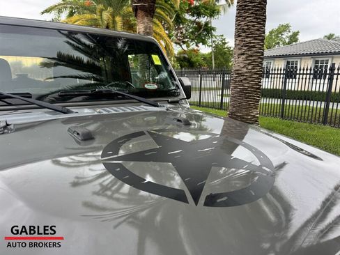 Used 2019 Jeep Wrangler Unlimited Sport S AWD/4WD image 18
