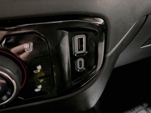 Used 2023 Chevrolet Silverado 1500 ZR2 image 33