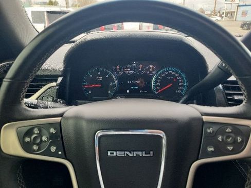 Used 2018 GMC Yukon Denali w/ Open Road Package AWD/4WD image 10