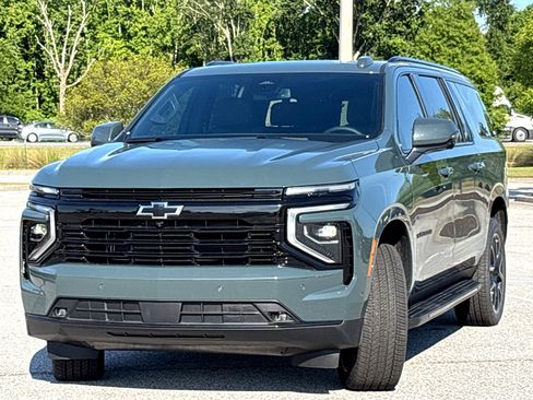 New 2026 Chevrolet Suburban RST w/ Comfort Package AWD/4WD image 3