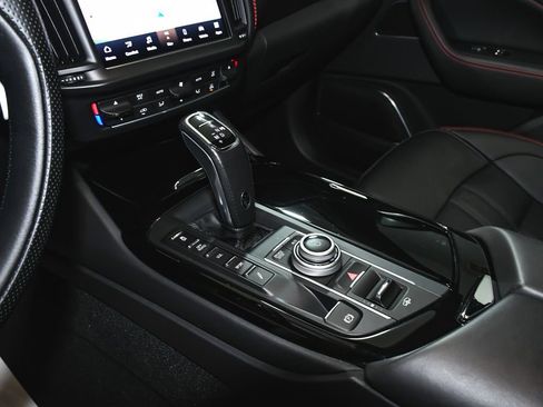 Used 2024 Maserati Levante GT Ultima AWD/4WD image 44