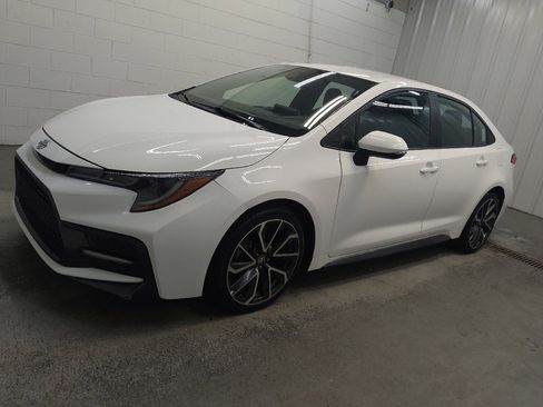 Used 2020 Toyota Corolla SE FWD image 2