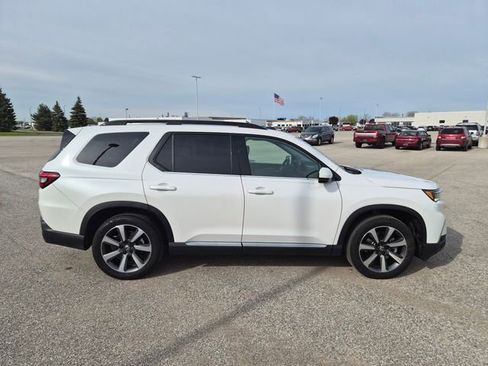Used 2023 Honda Pilot Elite image 4
