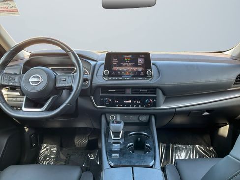 Used 2023 Nissan Rogue SV w/ SV Premium B Package FWD image 10