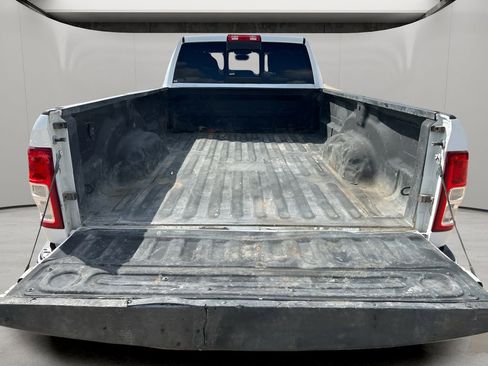 Used 2024 RAM 2500 Tradesman w/ Chrome Appearance Group image 28