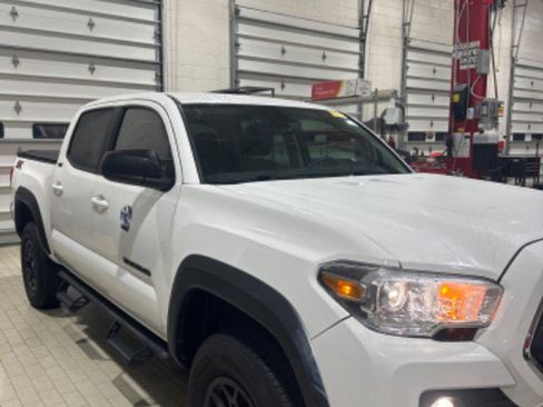Used 2023 Toyota Tacoma SR5 image 13