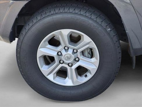 Used 2023 Toyota 4Runner SR5 Premium w/ Moonroof Package AWD/4WD image 9