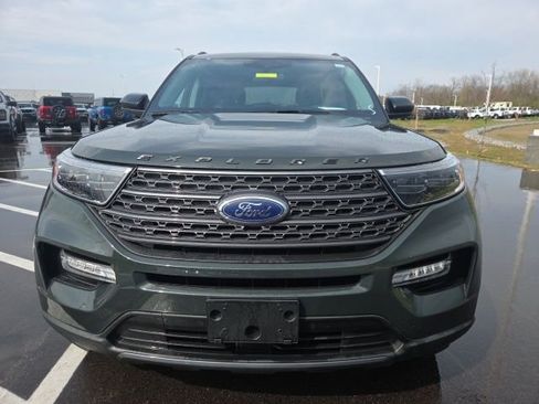 Used 2023 Ford Explorer XLT w/ Equipment Group 202A image 3