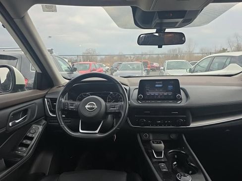 Used 2023 Nissan Rogue SV w/ SV Premium B Package image 8